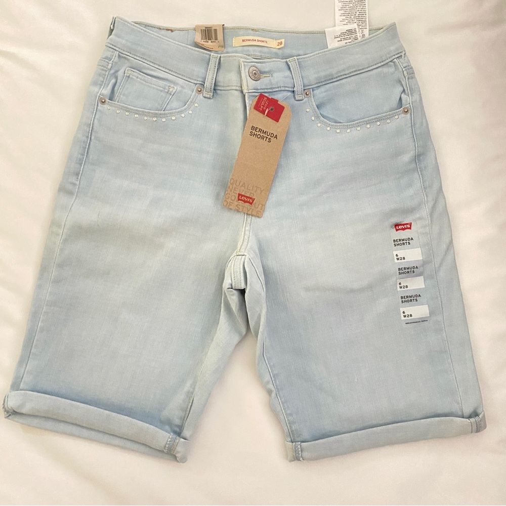 NWT Levi’s Bermuda shorts, 6/28